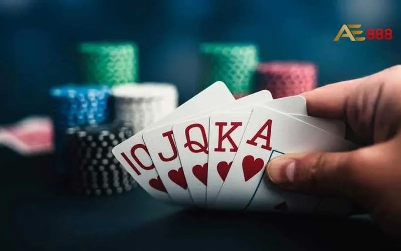 Bộ 10, J, Q, K, A chất cơ trong mục chiến thuật Poker AE888